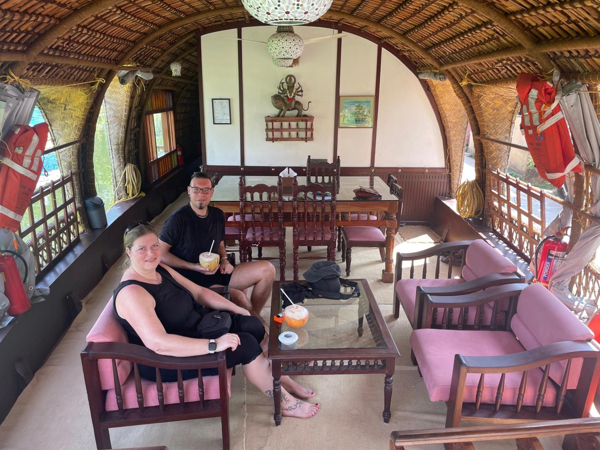 Thara'S Houseboat Hotel Alappuzha Buitenkant foto